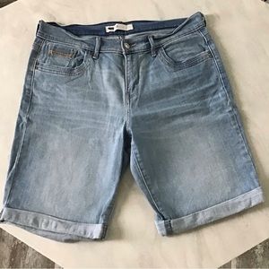 Levi jeans short, size 10